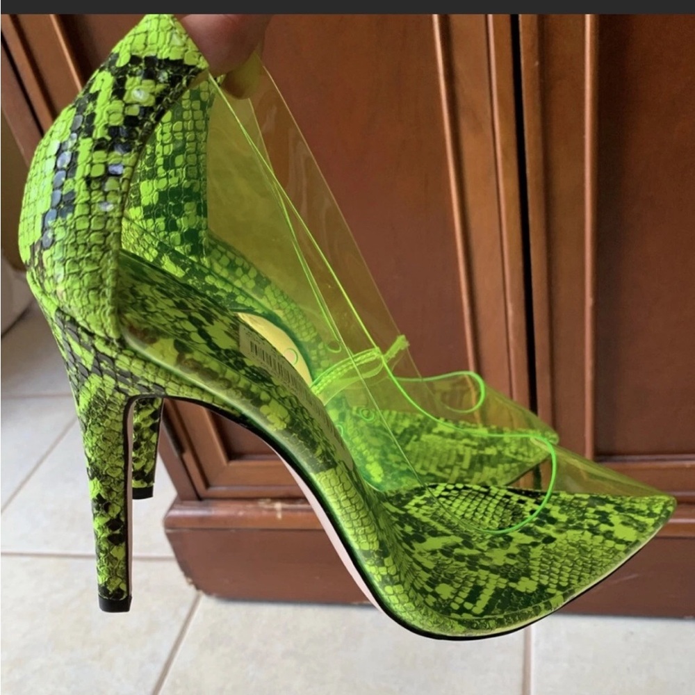Jessica Simpson Pixera  snake print Pumps - Picture 3 of 7